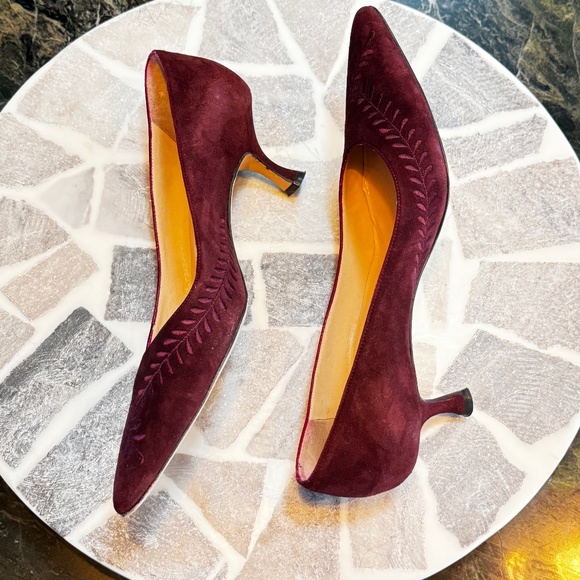 Manolo Blahnik Suede Kitten Heel Pumps, sz 37 1/2 - Deep Burgundy - Picture 4 of 12